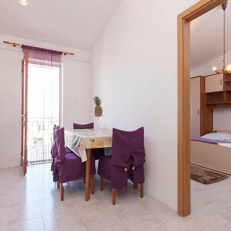 Ana Apartment *