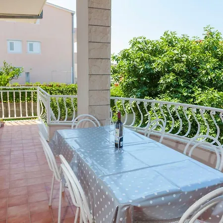 Ana Apartment *