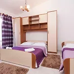 Ana Apartment *