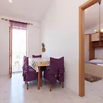 Ana Apartment *