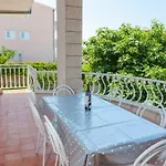 Ana Apartment *