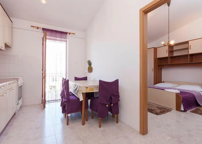 Ana Apartamento *